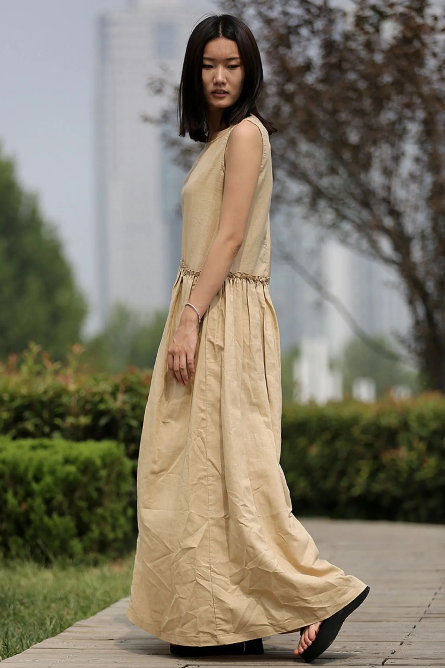 Beige Loose-Fitting Sleeveless Summer dress C259