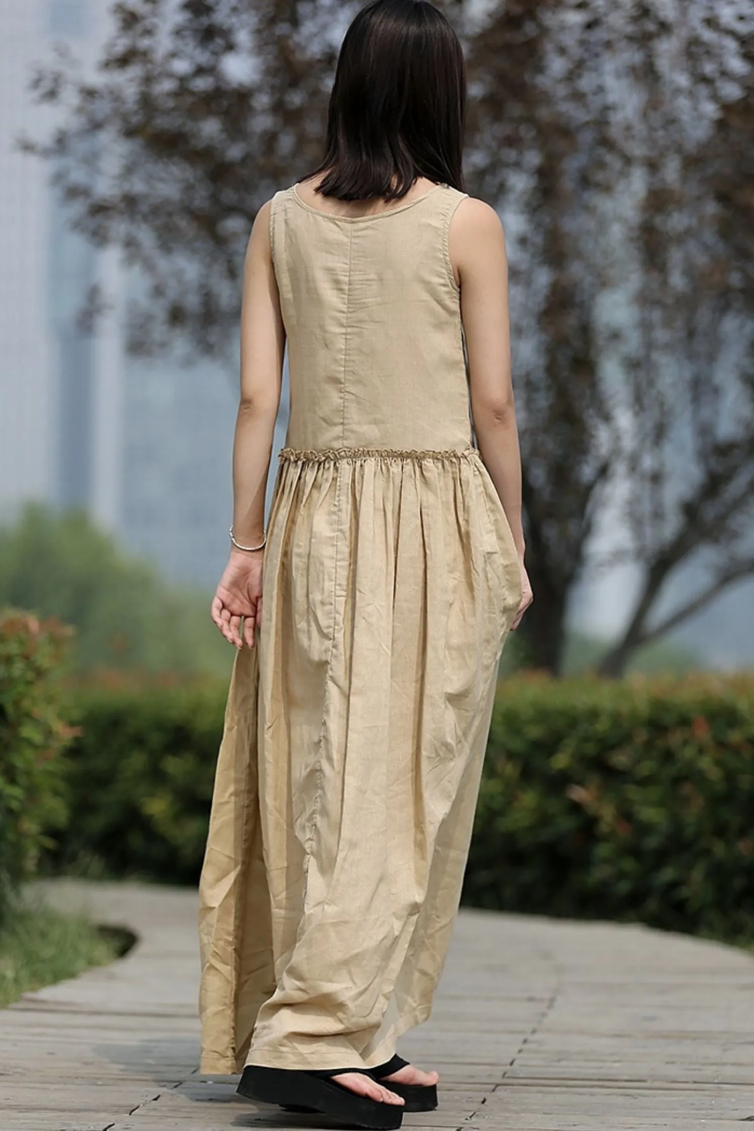Beige Loose-Fitting Sleeveless Summer dress C259